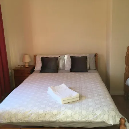 Double & Twin Rahoon Homestay Galway