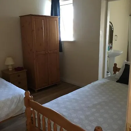 Double & Twin Rahoon منزل للإقامة *