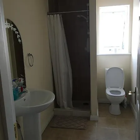 Double & Twin Rahoon منزل للإقامة *