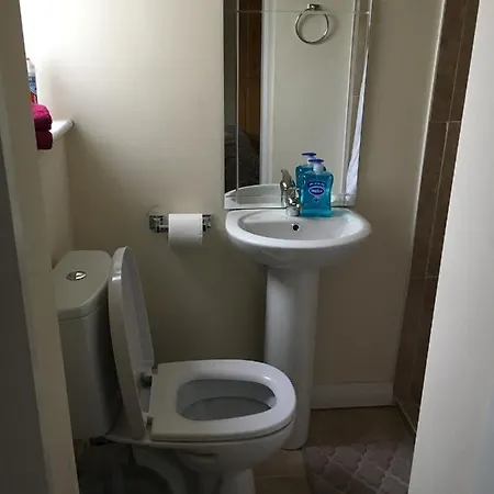 Double & Twin Rahoon منزل للإقامة *